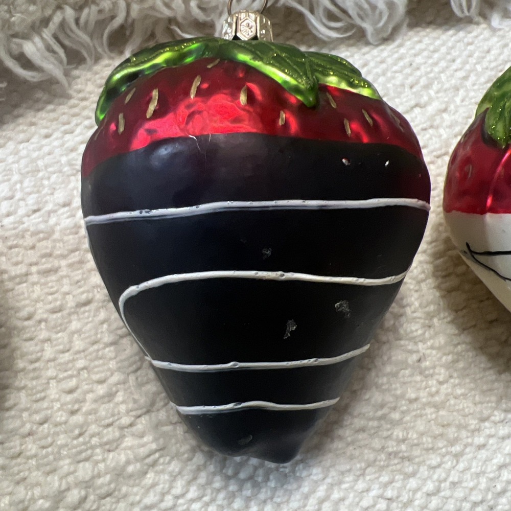 Dark White Chocolate Dipped Strawberry Christmas Ornaments Blown Glass Set Of 5 - Picture 11 of 16